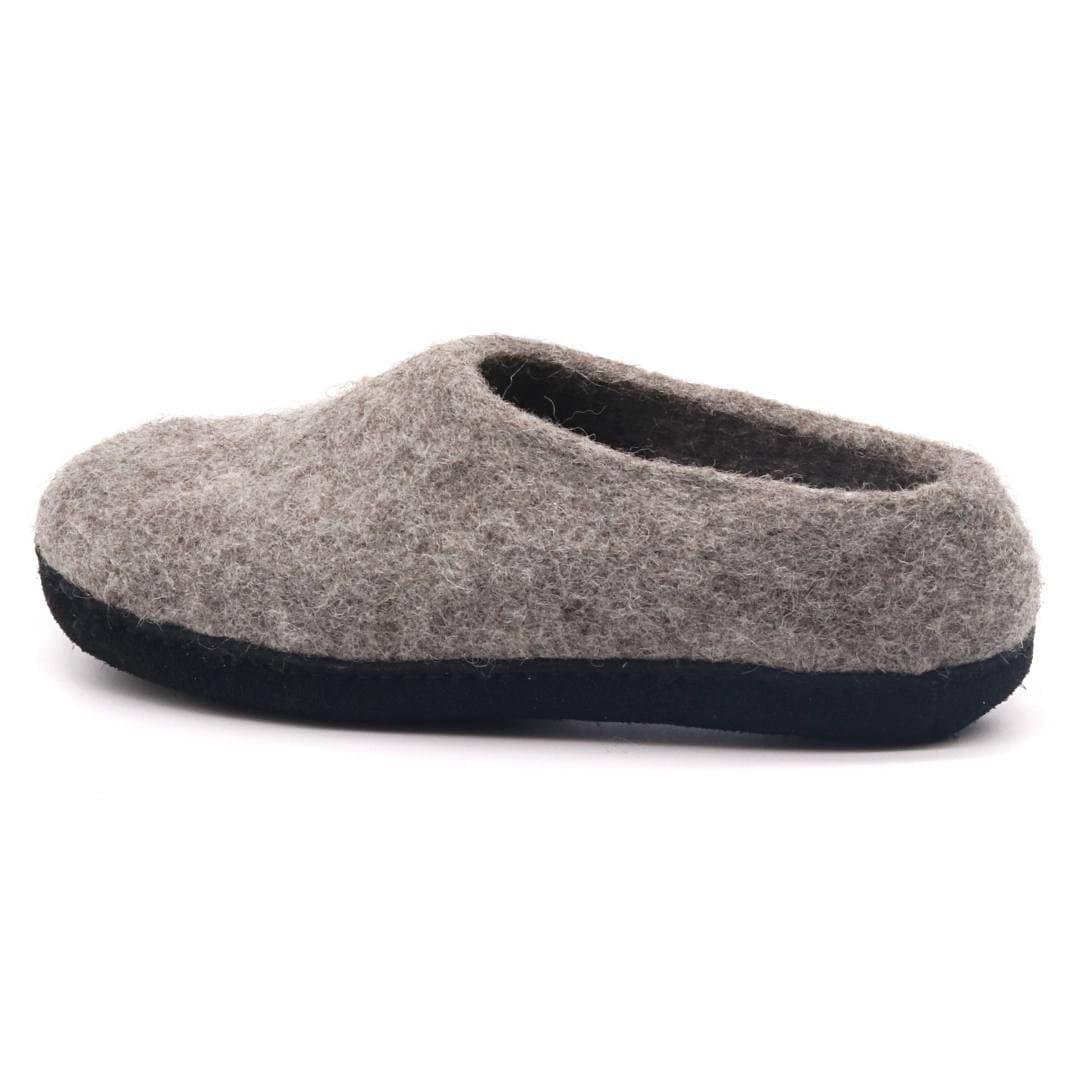 Nootkas Newport Wool House Shoe in heather gray with black sole