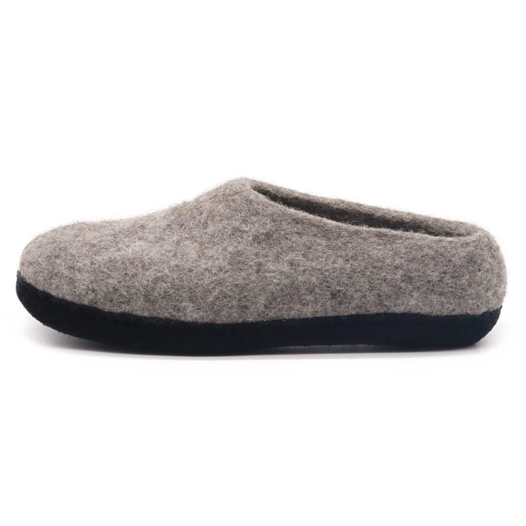 Nootkas Newport Wool House Shoe in heather gray with black sole