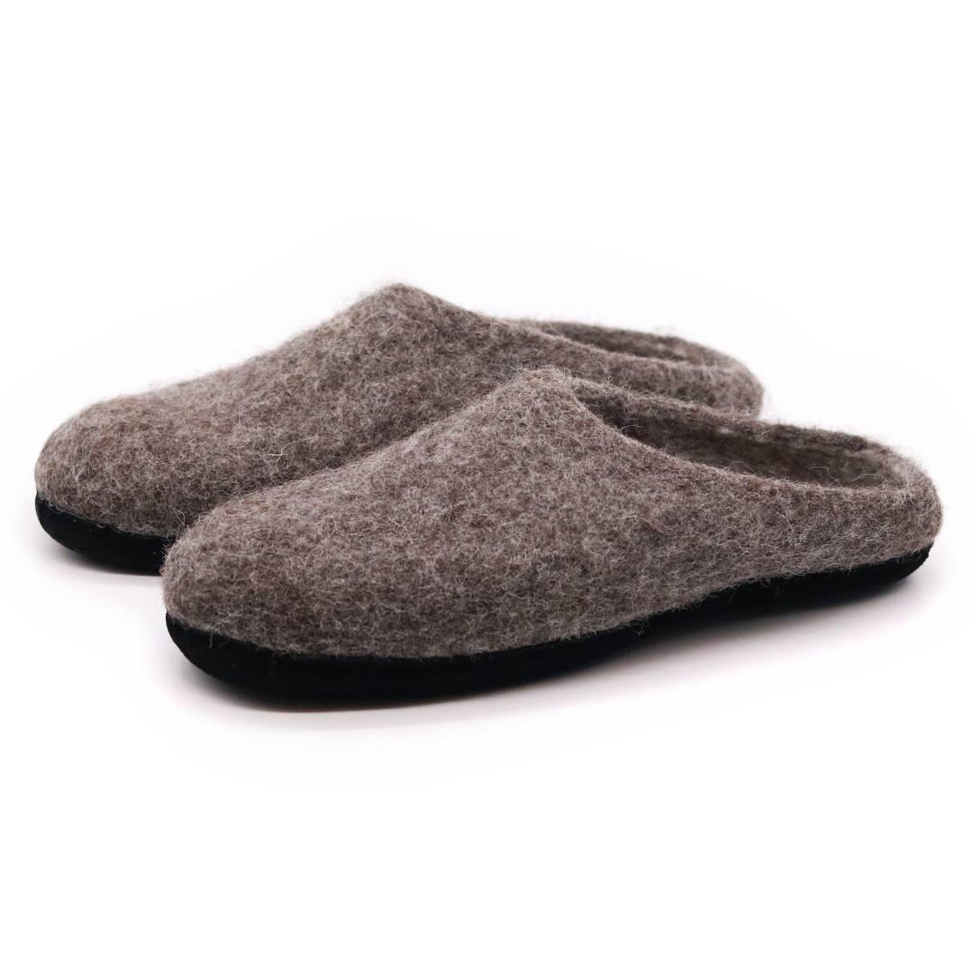 Nootkas Astoria Wool House Slipper in slate gray with black sole