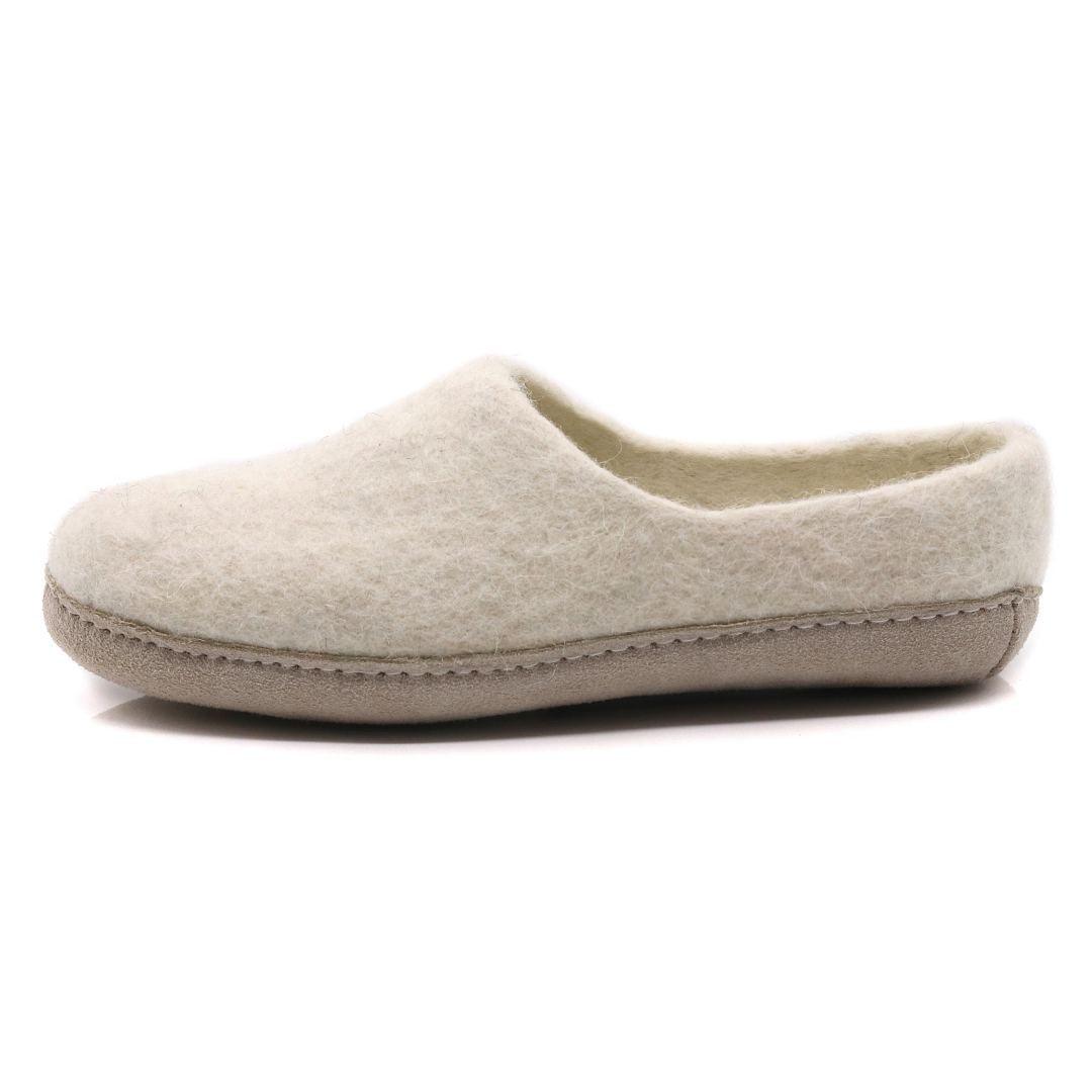 Nootkas Victoria Wool House Shoe in oatmeal white with tan sole